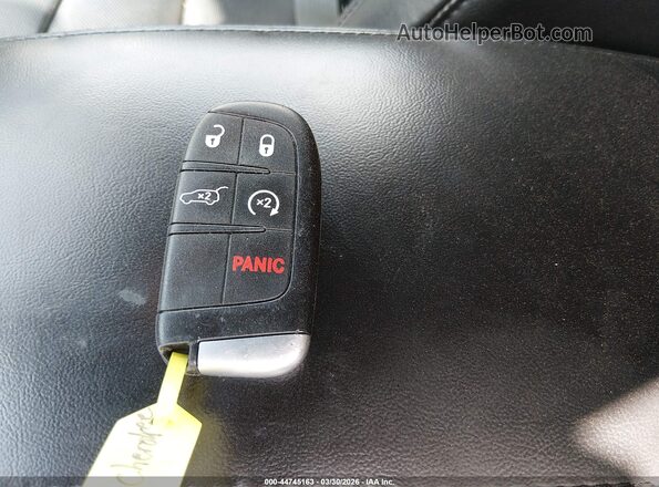 1C4RJEBG9KC715291 2019 JEEP GRAND CHEROKEE Silver Widok deski rozdzielczej