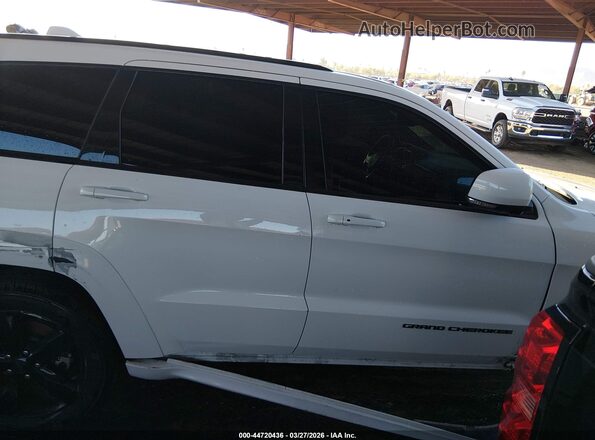 1C4RJECG8GC335820 2016 JEEP GRAND CHEROKEE Белый Вид задней части салона