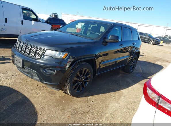 1C4RJFAG1HC768079 2017 JEEP GRAND CHEROKEE Черный Передняя левая четверть