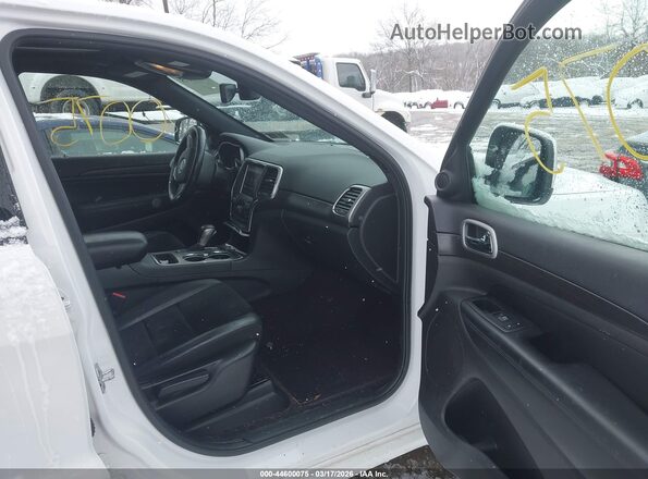 1C4RJFAG6JC295947 2018 JEEP GRAND CHEROKEE Белый Вид салона спереди