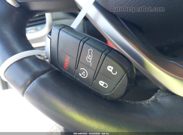 1C4RJFBG8KC542157 2019 JEEP GRAND CHEROKEE Белый Вид панели приборов