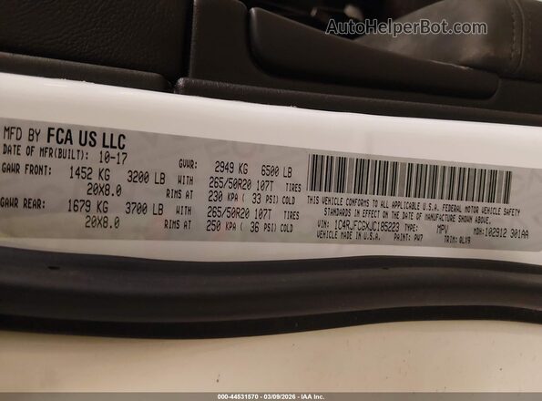 1C4RJFCGXJC185223 2018 JEEP GRAND CHEROKEE Белый Вид подкапотного пространства