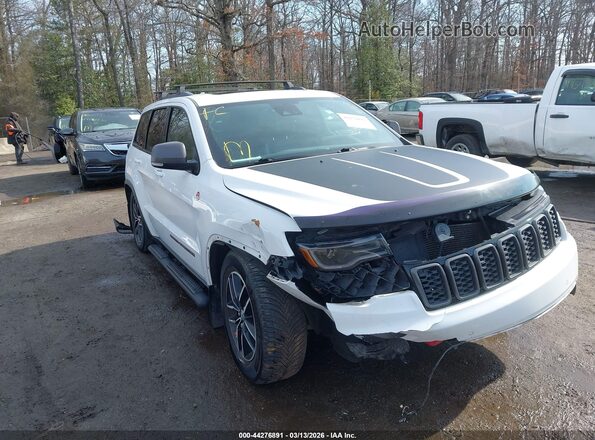 1C4RJFLG8JC221572 2018 JEEP GRAND CHEROKEE Белый Передняя правая четверть