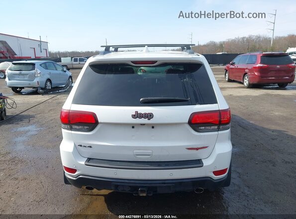 1C4RJFLG8JC221572 2018 JEEP GRAND CHEROKEE Белый 