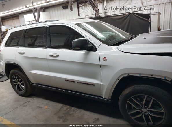 1C4RJFLM9JC507341 2018 JEEP GRAND CHEROKEE White Вид щитка приладів