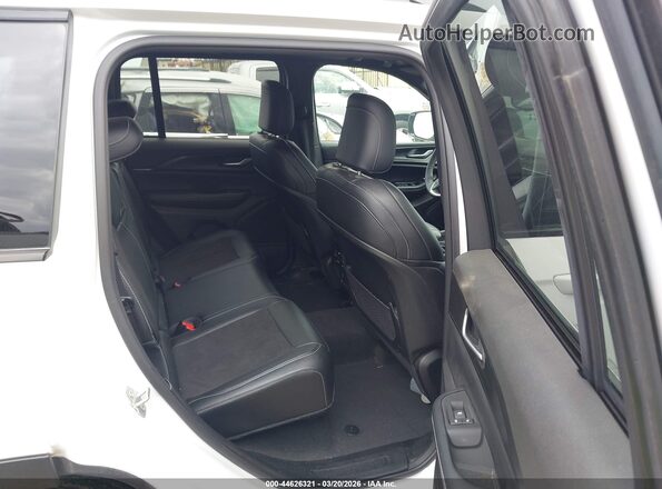 1C4RJHAGXPC609717 2023 JEEP GRAND CHEROKEE Белый Вид наклейки с VIN-кодом