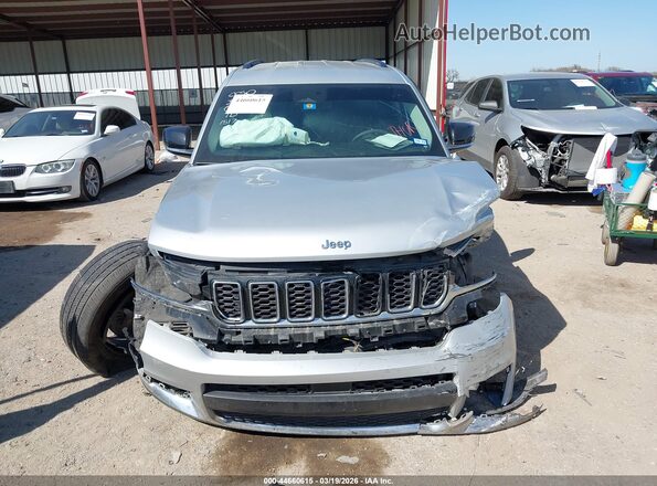 1C4RJKBG0P8801517 2023 JEEP GRAND CHEROKEE L Silver Вид задньої частини салону