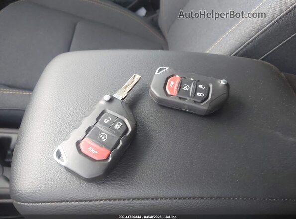 1C4RJXDG3SW557666 2025 JEEP WRANGLER White Widok deski rozdzielczej