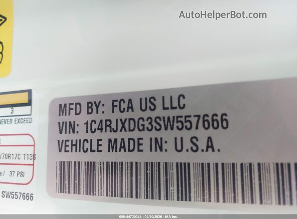 1C4RJXDG3SW557666 2025 JEEP WRANGLER White Widok komory silnika