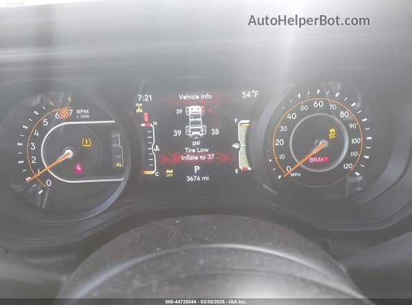 1C4RJXDG3SW557666 2025 JEEP WRANGLER White Widok tylnych siedzeń
