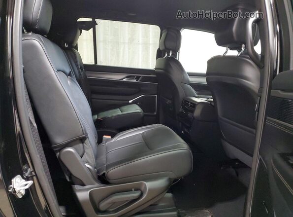 1C4SJVBP9TS160271 2026 JEEP GRAND Black Widok wnętrza z tyłu