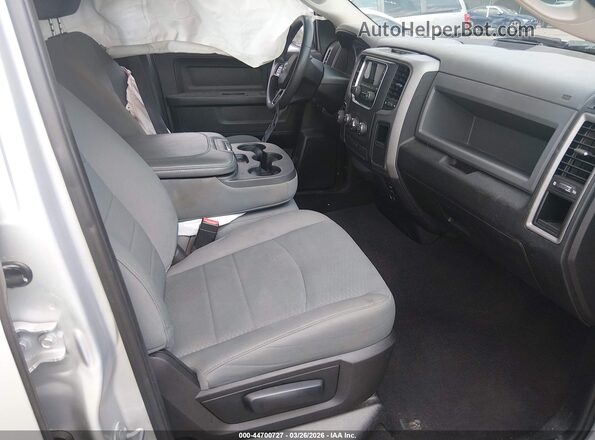 1C6RR6FG4JS299378 2018 RAM 1500 Silver Front interior view
