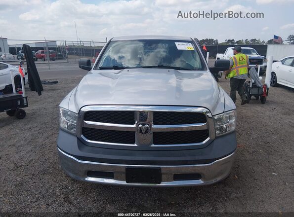 1C6RR6FG4JS299378 2018 RAM 1500 Silver Instrument cluster view