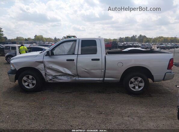 1C6RR6FG4JS299378 2018 RAM 1500 Silver 360 interior view