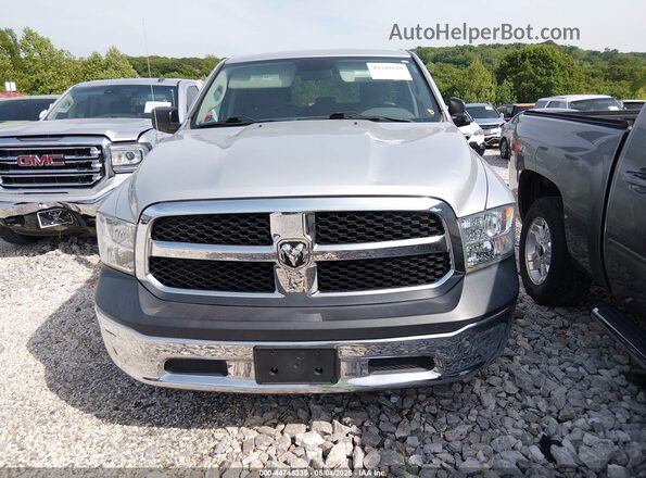 1C6RR6FG9HS513341 2017 RAM 1500 Серебряный Вид щитка приборов