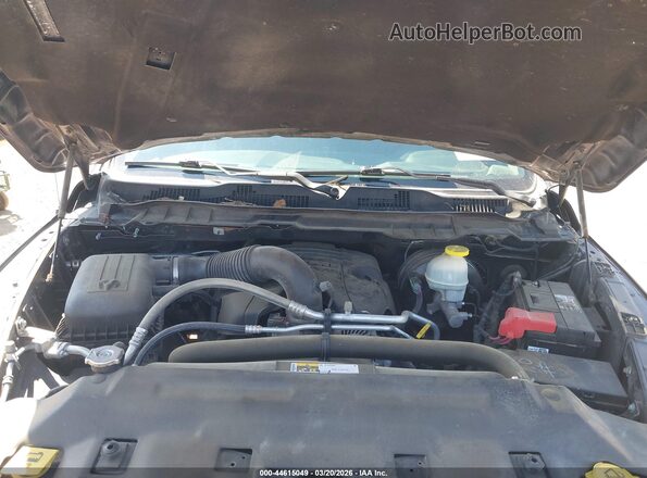 1C6RR6JT1JS202108 2018 RAM 1500 Черный Вид сзади