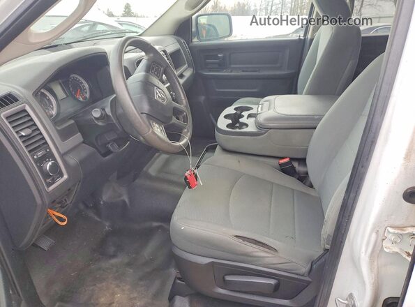 1C6RR6KM0JS278331 2018 RAM 1500 White Widok wnętrza z przodu
