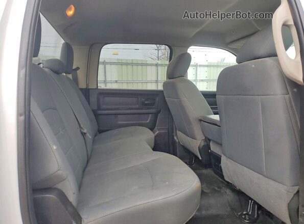 1C6RR6KM0JS278331 2018 RAM 1500 White Widok tylnych siedzeń