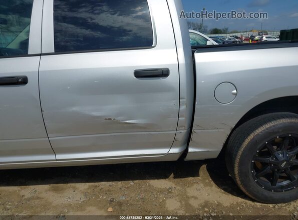 1C6RR6KT6HS845014 2017 RAM 1500 Серебряный Вид спереди