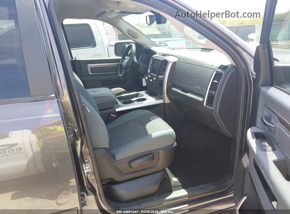 1C6RR6LT0HS536380 2017 RAM 1500 Gray Widok wnętrza z przodu