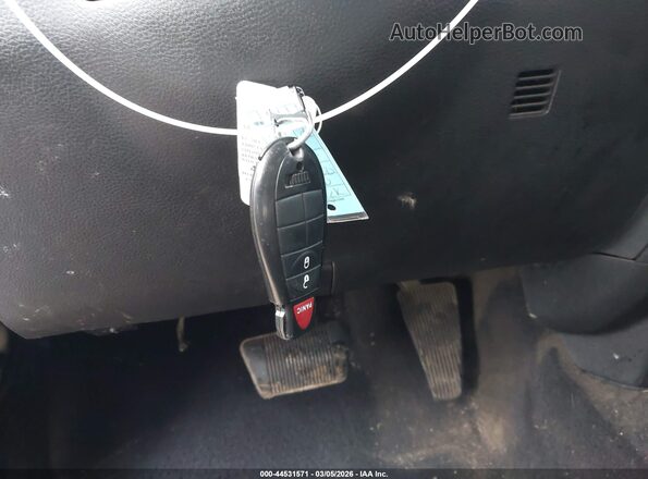 1C6RR7FG7HS861872 2017 RAM 1500 Черный Вид панели приборов
