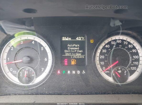 1C6RR7FG7HS861872 2017 RAM 1500 Черный Вид задних сидений