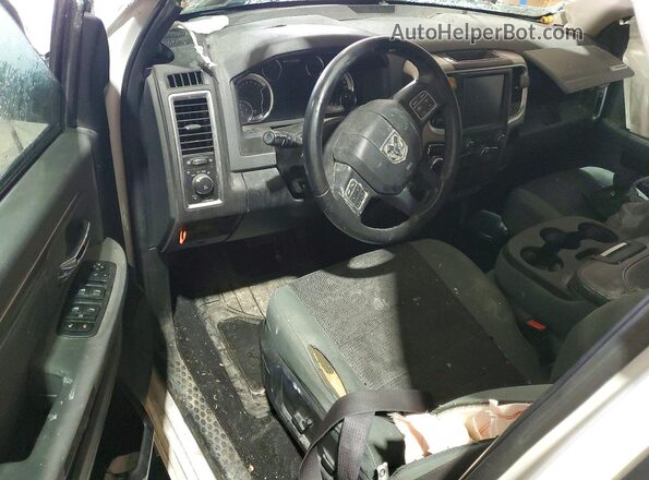 1C6RR7GT1HS807320 2017 RAM 1500 Белый Вид панели приборов