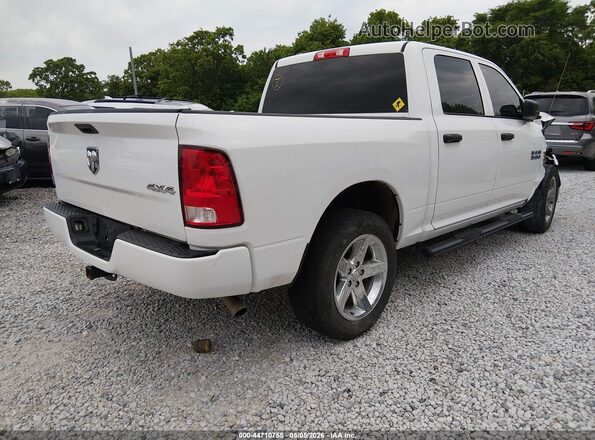 1C6RR7KG8JS129889 2018 RAM 1500 Белый Задняя правая четверть