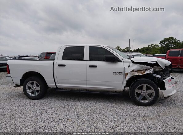 1C6RR7KG8JS129889 2018 RAM 1500 Белый Вид задней части салона