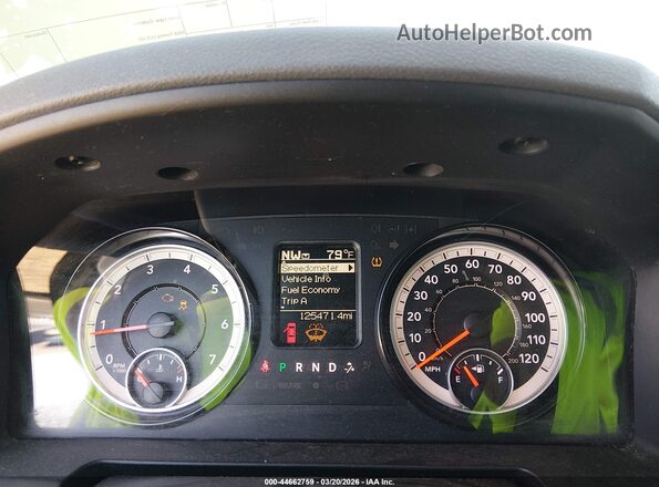 1C6RR7KG8JS254696 2018 RAM 1500 Белый Вид задних сидений