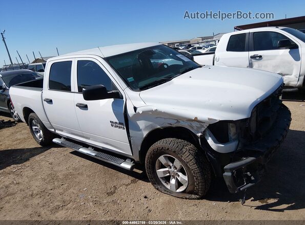 1C6RR7KG8JS254696 2018 RAM 1500 Белый Вид задней части салона