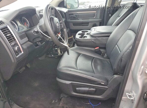 1C6RR7LT1JS223480 2018 RAM 1500 Silver Սալոնի դիմացի տեսք