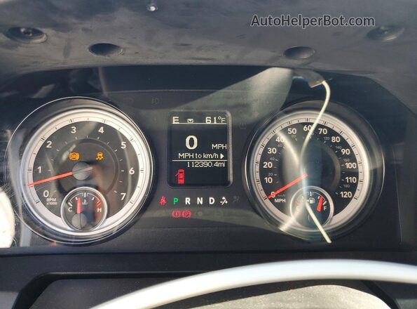 1C6RR7LT1JS223480 2018 RAM 1500 Silver Սարքավորումների վահանակի տեսք