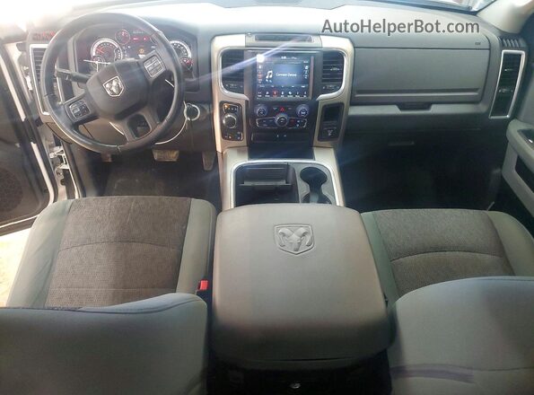 1C6RR7LT3JS111957 2018 RAM 1500 White Widok deski rozdzielczej