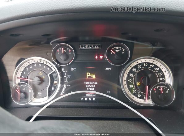 1C6RR7LT6HS712516 2017 RAM 1500 Черный Вид задних сидений