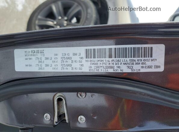 1C6RR7MT6JS209802 2018 RAM 1500 Gray Widok komory silnika