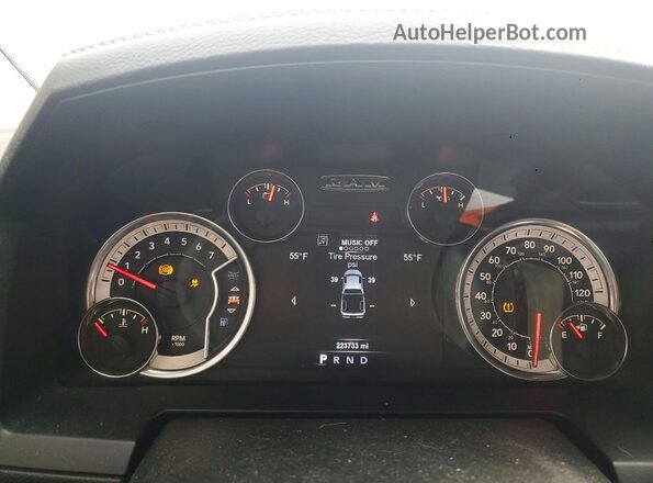 1C6RR7MT6JS209802 2018 RAM 1500 Gray Widok zestawu wskaźników