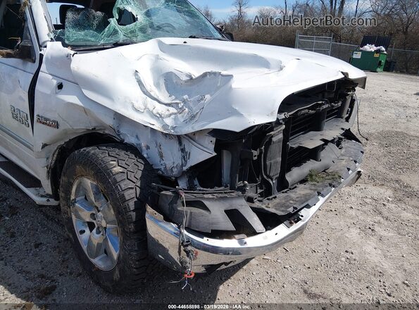 1C6RR7TT4JS164425 2018 RAM 1500 White Widok wnętrza 360 stopni