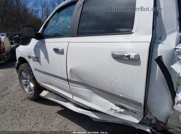 1C6RR7TT4JS164425 2018 RAM 1500 White Widok zestawu wskaźników