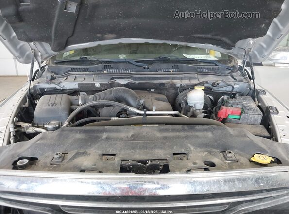 1C6RR7WT5JS204796 2018 RAM 1500 Gray Vista trasera