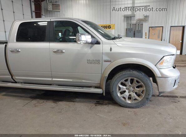 1C6RR7WT5JS204796 2018 RAM 1500 Gray Vista interior trasera