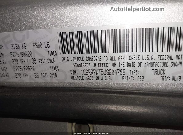 1C6RR7WT5JS204796 2018 RAM 1500 Gray Vista del compartimento del motor