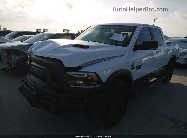 1C6RR7YT4JS116741 2018 RAM 1500 White Առջևի ձախ երեք քառորդ տեսարան
