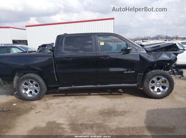 1C6RREFT4KN667212 2019 RAM 1500 Black Սարքավորումների վահանակի տեսք