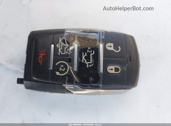 1C6RREHT2KN506984 2019 RAM 1500 Черный Вид панели приборов