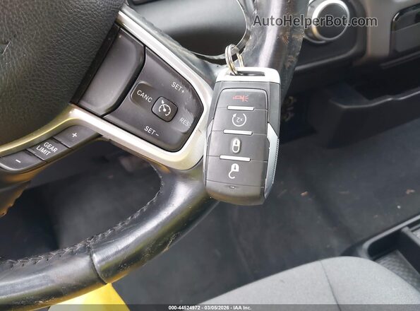 1C6SRFBT1MN731755 2021 RAM 1500 Черный Вид панели приборов