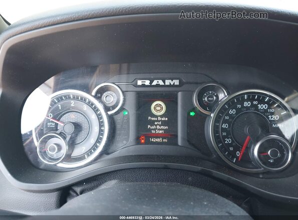 1C6SRFFT4KN556909 2019 RAM 1500 Черный Вид задних сидений