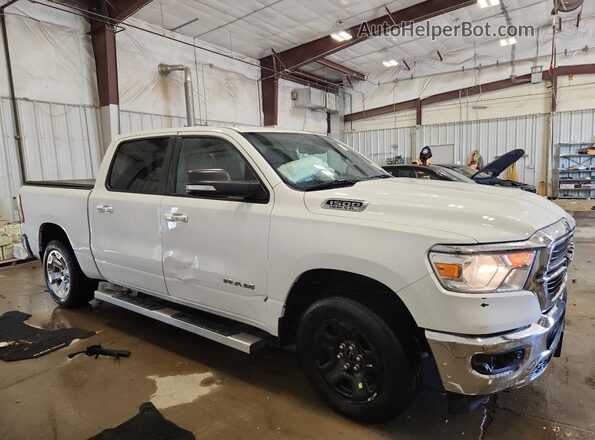 1C6SRFFTXKN649045 2019 RAM 1500 Белый Передняя правая четверть