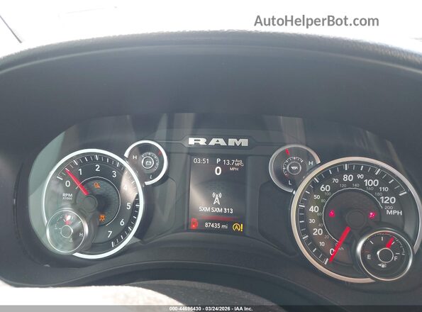 1C6SRFFTXLN382328 2020 RAM 1500 Зеленый Вид задних сидений