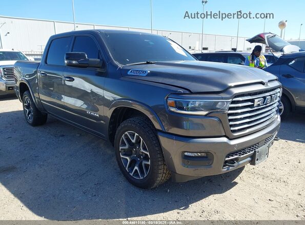 1C6SRFJP5SN690970 2025 RAM 1500 Серый Передняя правая четверть